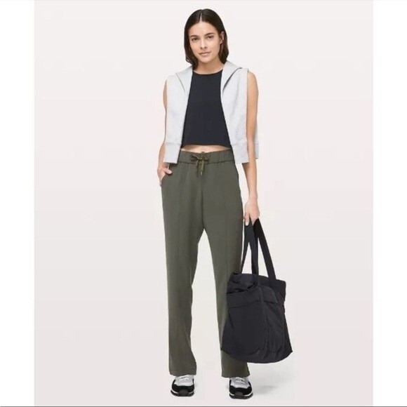 Lululemon On the Right Track Pant in Dark Olive Green 8 NWOT - Picture 1 of 12